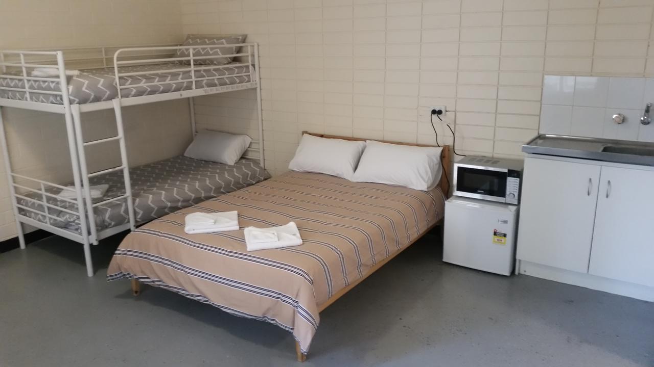 Adelaide Backpackers And Travellers Inn Bagian luar foto