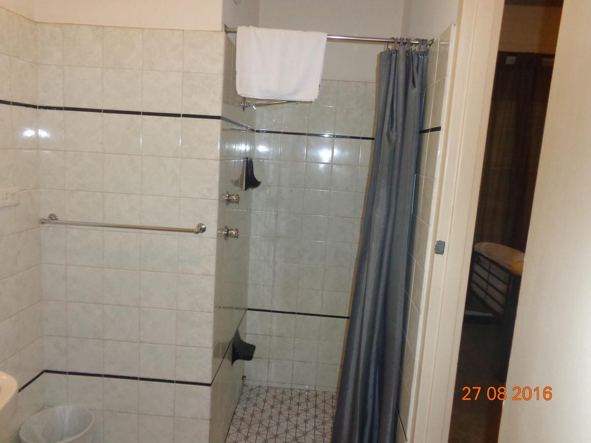 Adelaide Backpackers And Travellers Inn Bagian luar foto